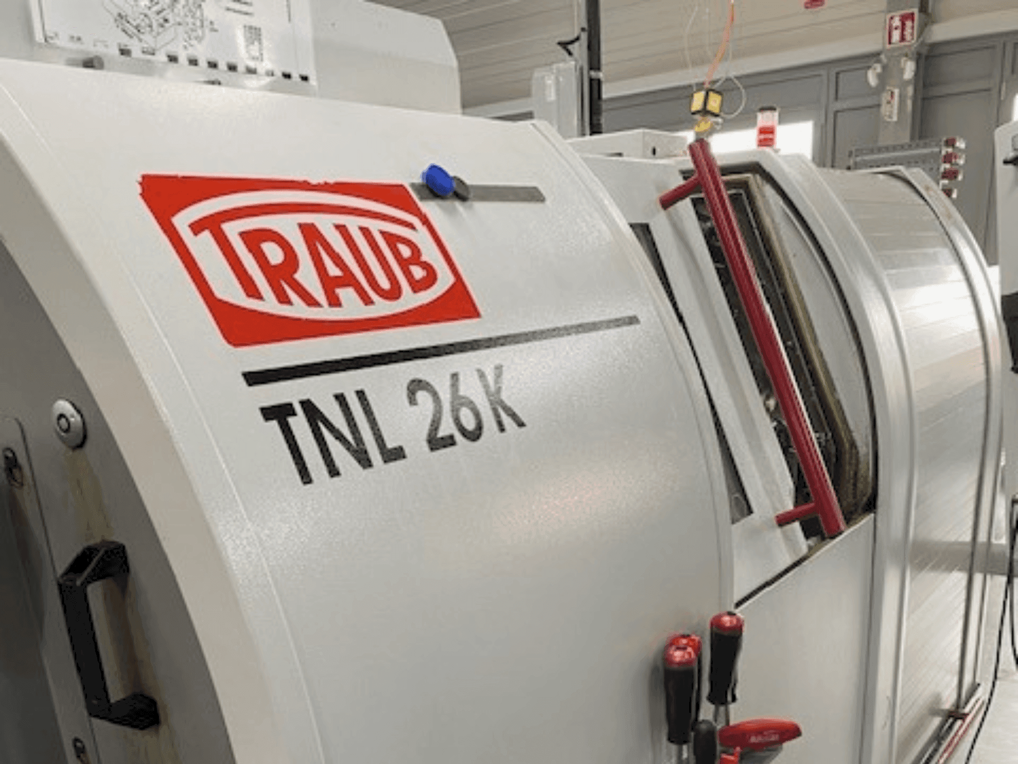 Vooraanzicht  van TRAUB TNL 26 K  machine
