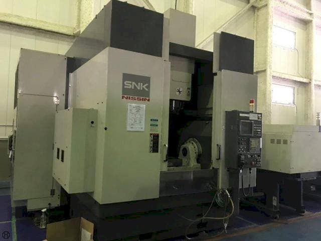 Vooraanzicht van SNK Nissin machine