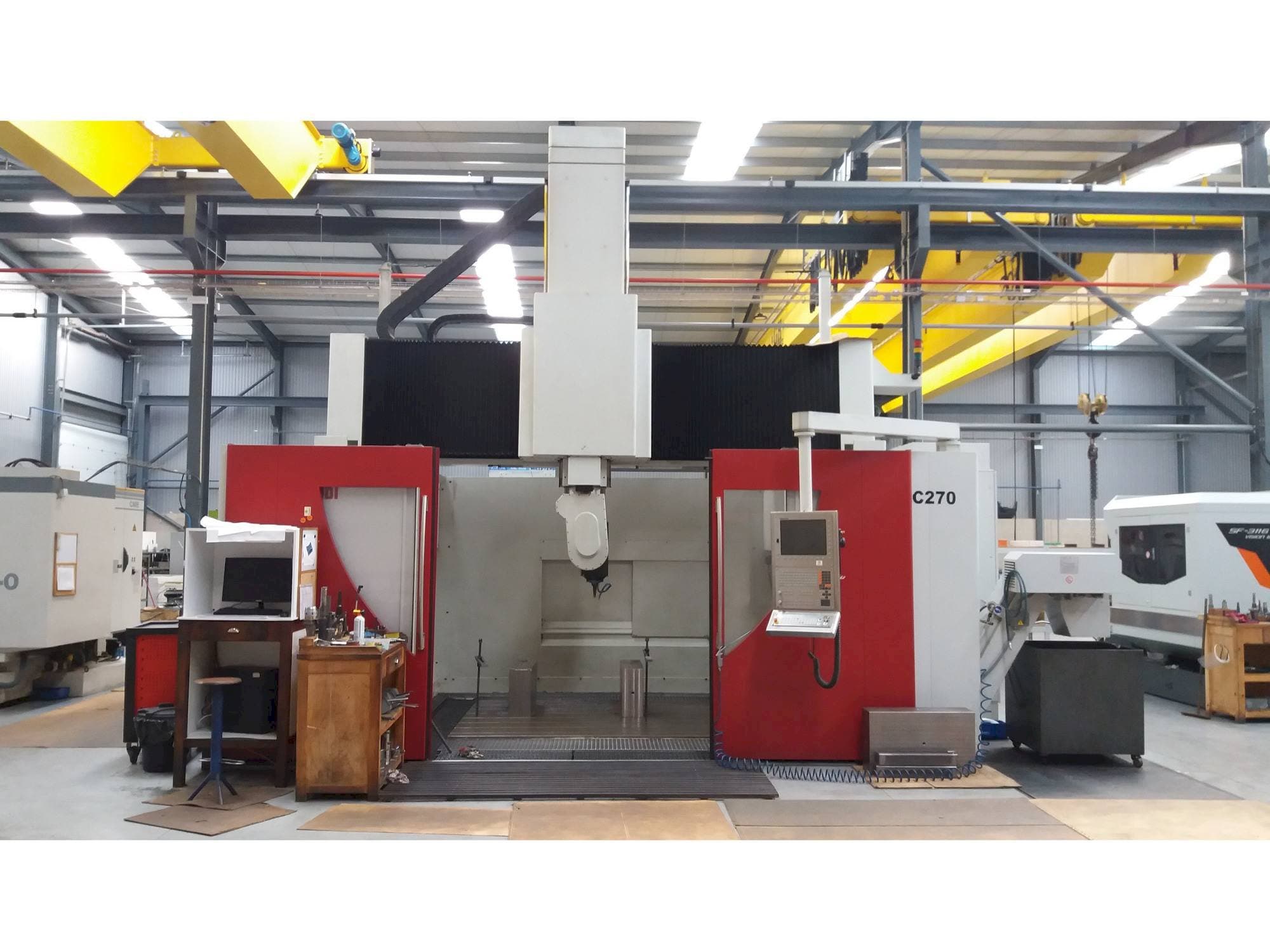 Vooraanzicht van Rambaudi RC 270 machine