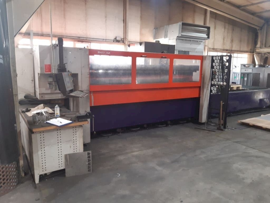 Vooraanzicht  van Bystronic Bystar 3015  machine