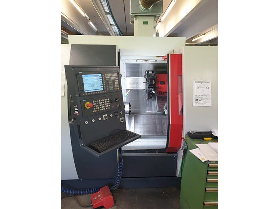 Vooraanzicht van EMCO Turn E 65 machine
