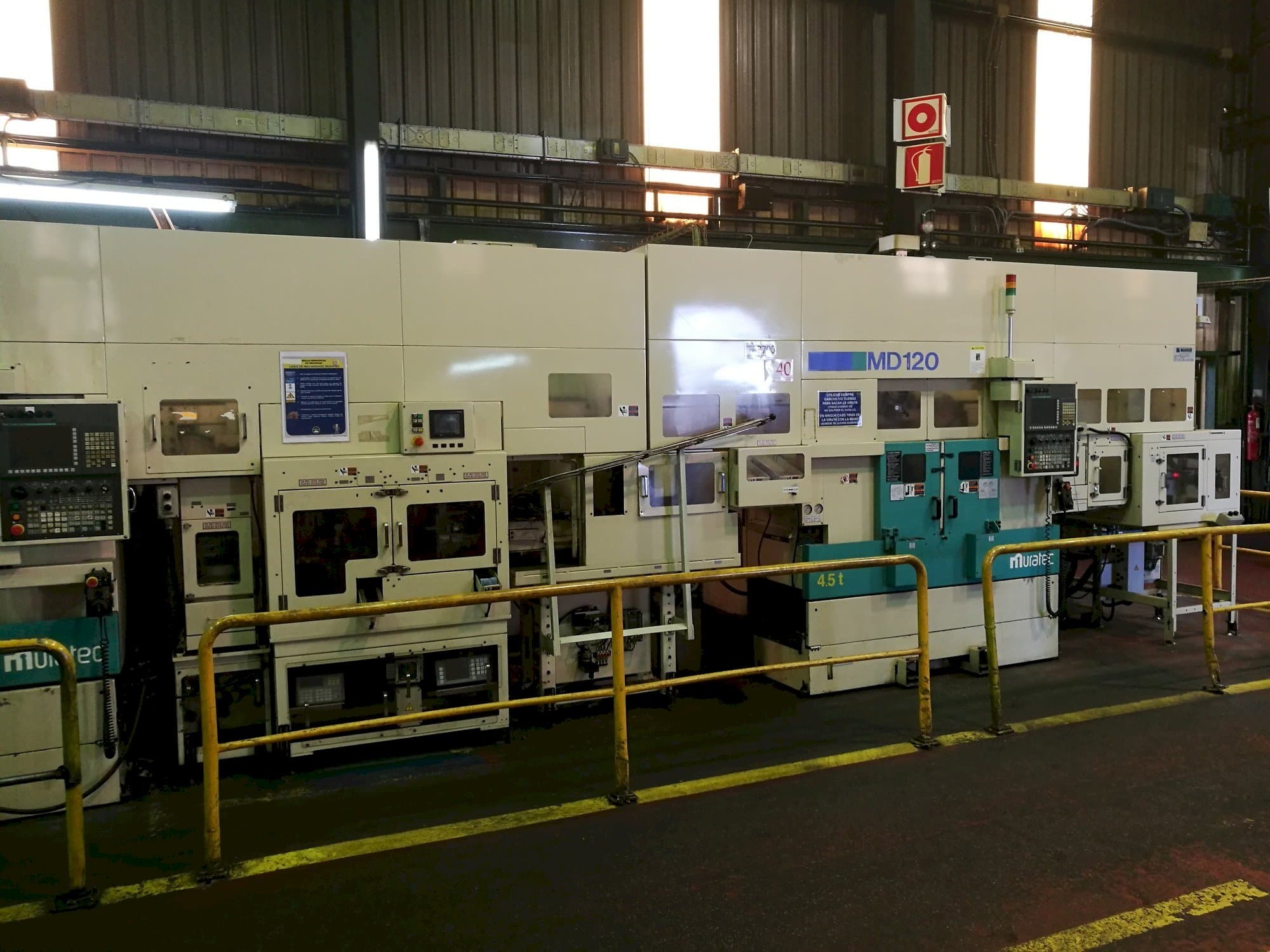 Vooraanzicht  van Muratec MD120  machine