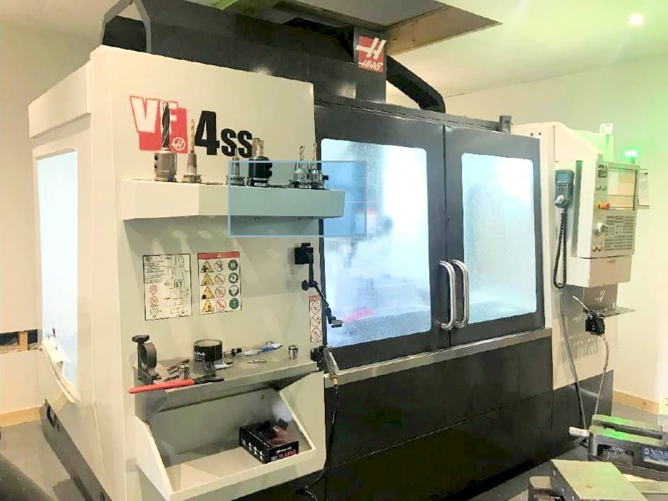 Vooraanzicht van HAAS VF-4SS machine
