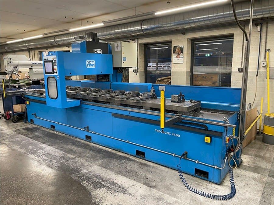 Vooraanzicht van CMA TRD28CNC 4500 machine