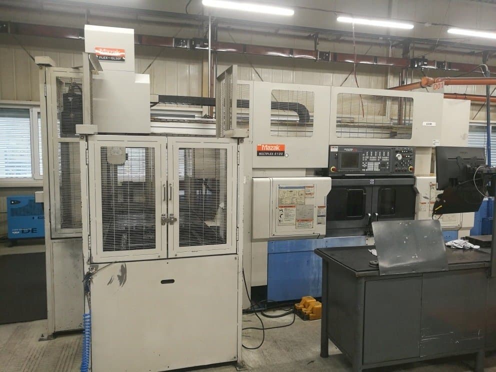 Vooraanzicht  van Mazak Multiplex 6100 + robot FLEX-GL50F  machine