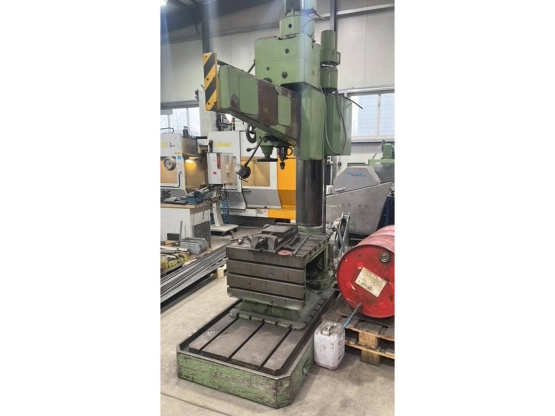 Vooraanzicht van STAUDER 710 × 710 mm machine