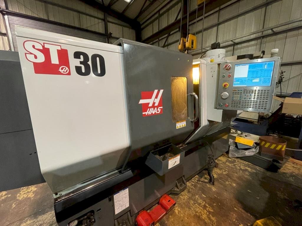 Vooraanzicht van HAAS ST-30 machine