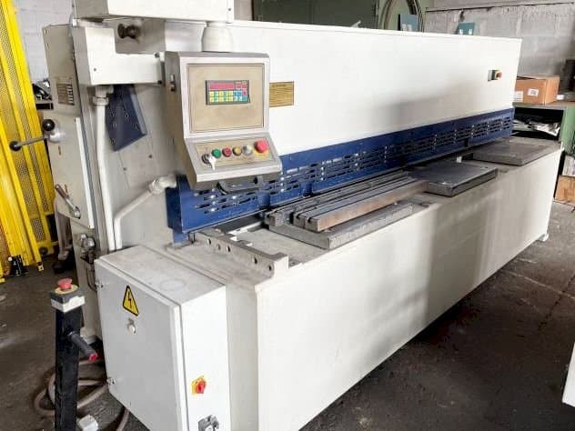 Vooraanzicht van ALPA COF 3050mm x 4/6mm machine