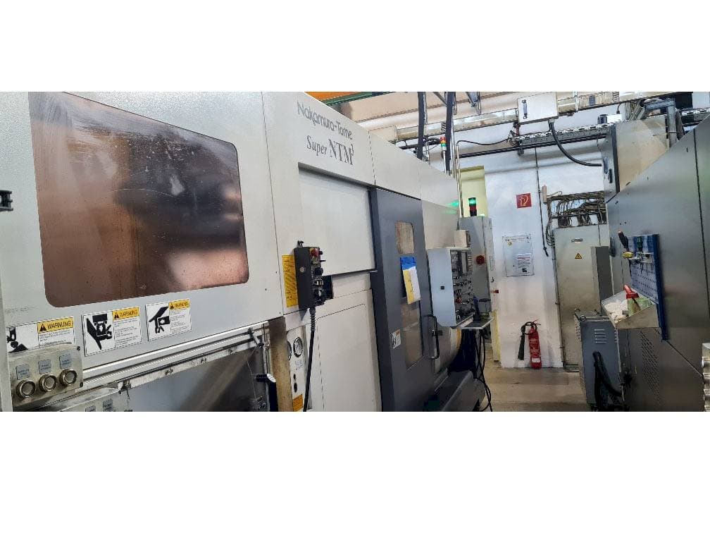 Vooraanzicht van NAKAMURA Super NTM³ machine