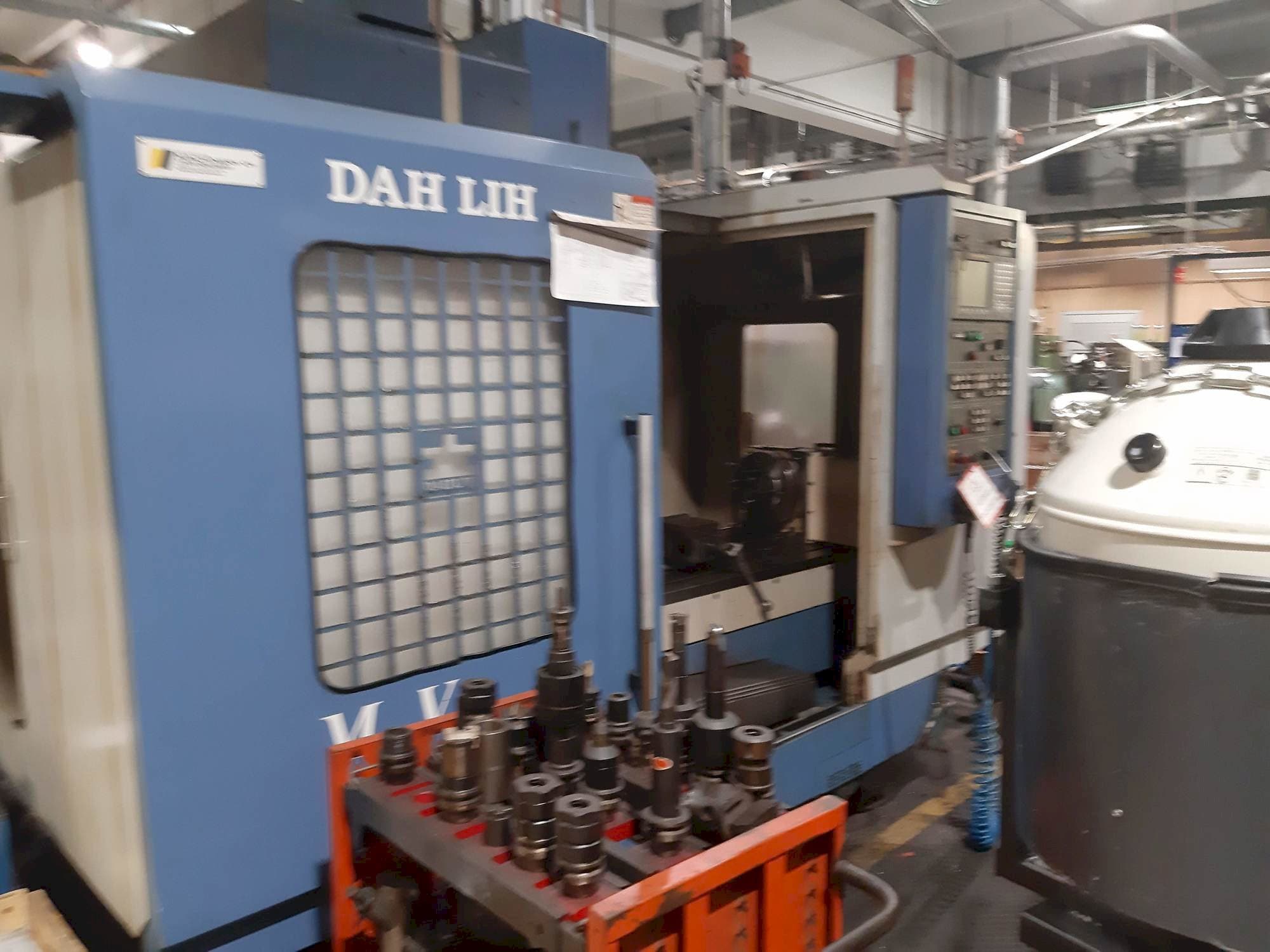 Vooraanzicht van DAH LIH MCV1020BA machine