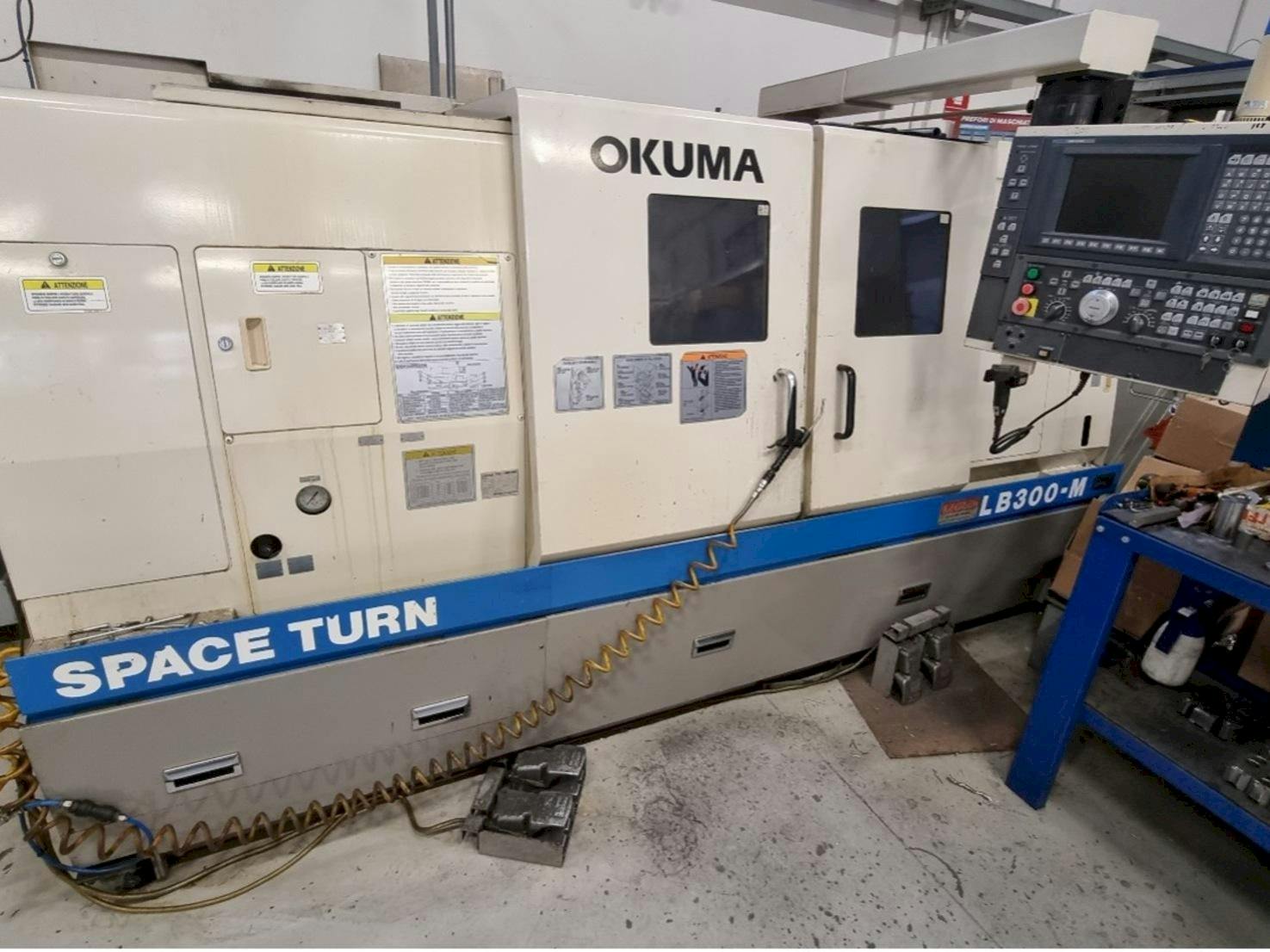 Vooraanzicht  van Okuma LB 300M  machine