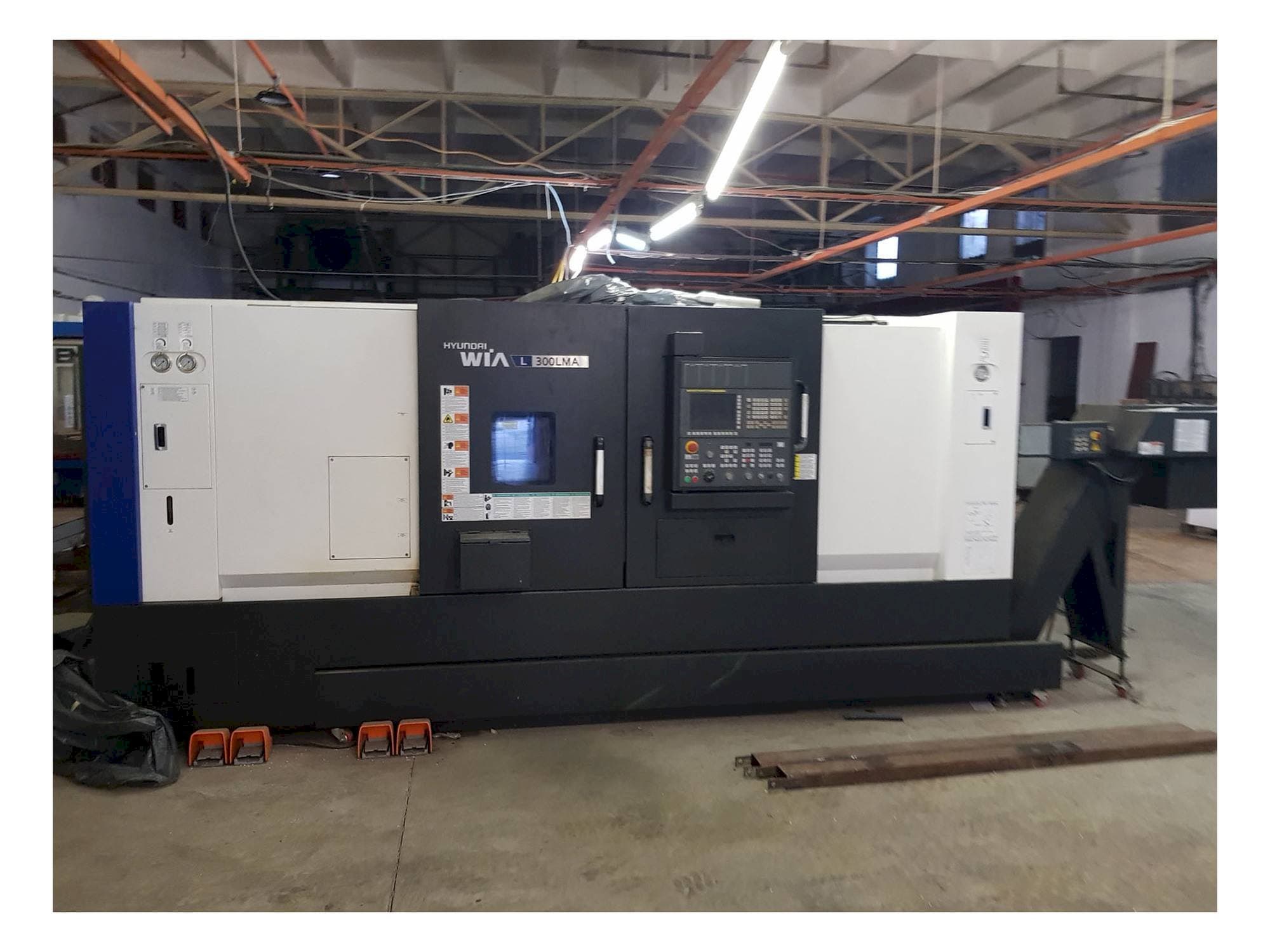 Vooraanzicht van Hyundai Wia L300LMA machine