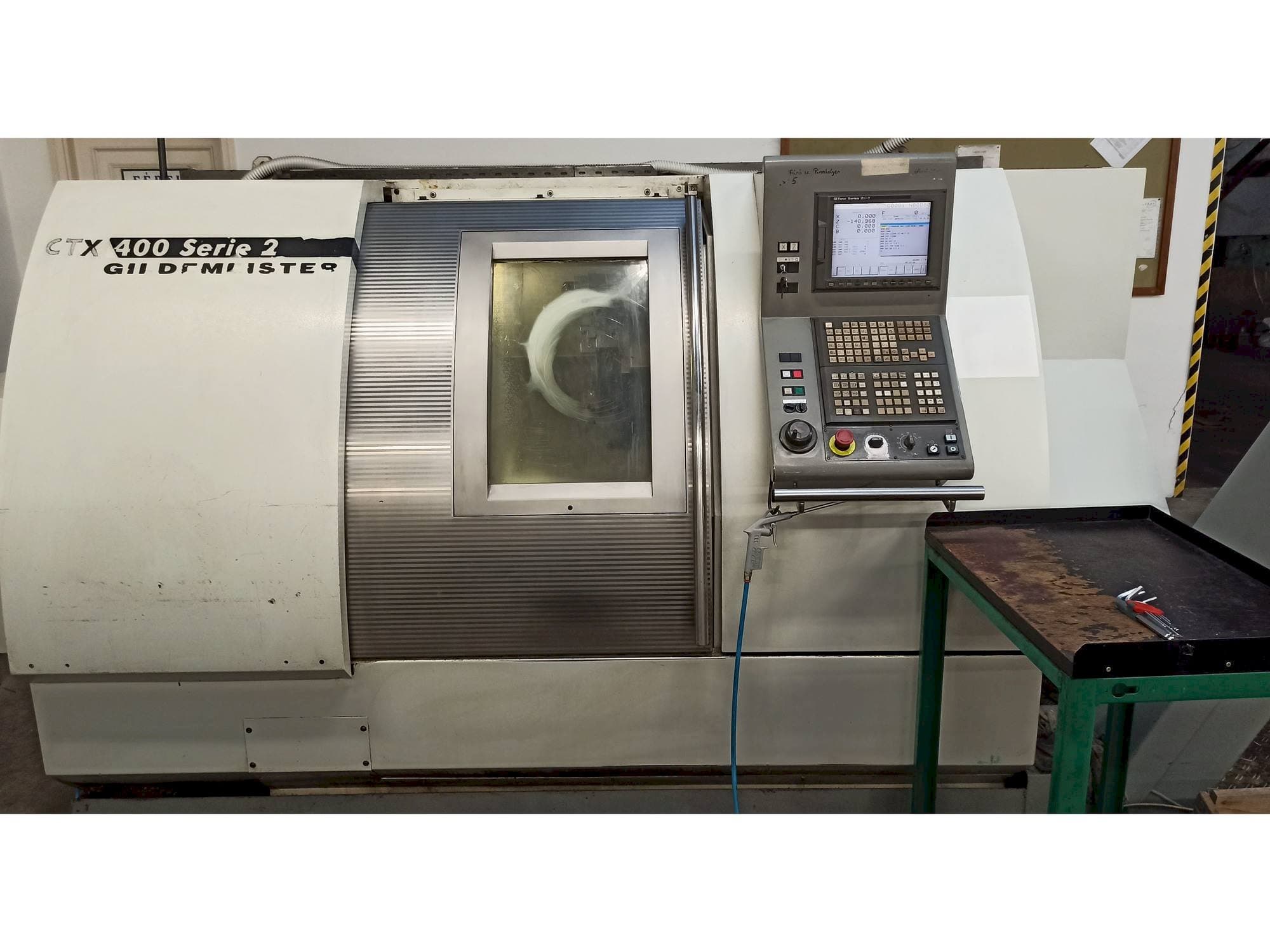 Vooraanzicht  van Gildemeister CTX 400 S2  machine