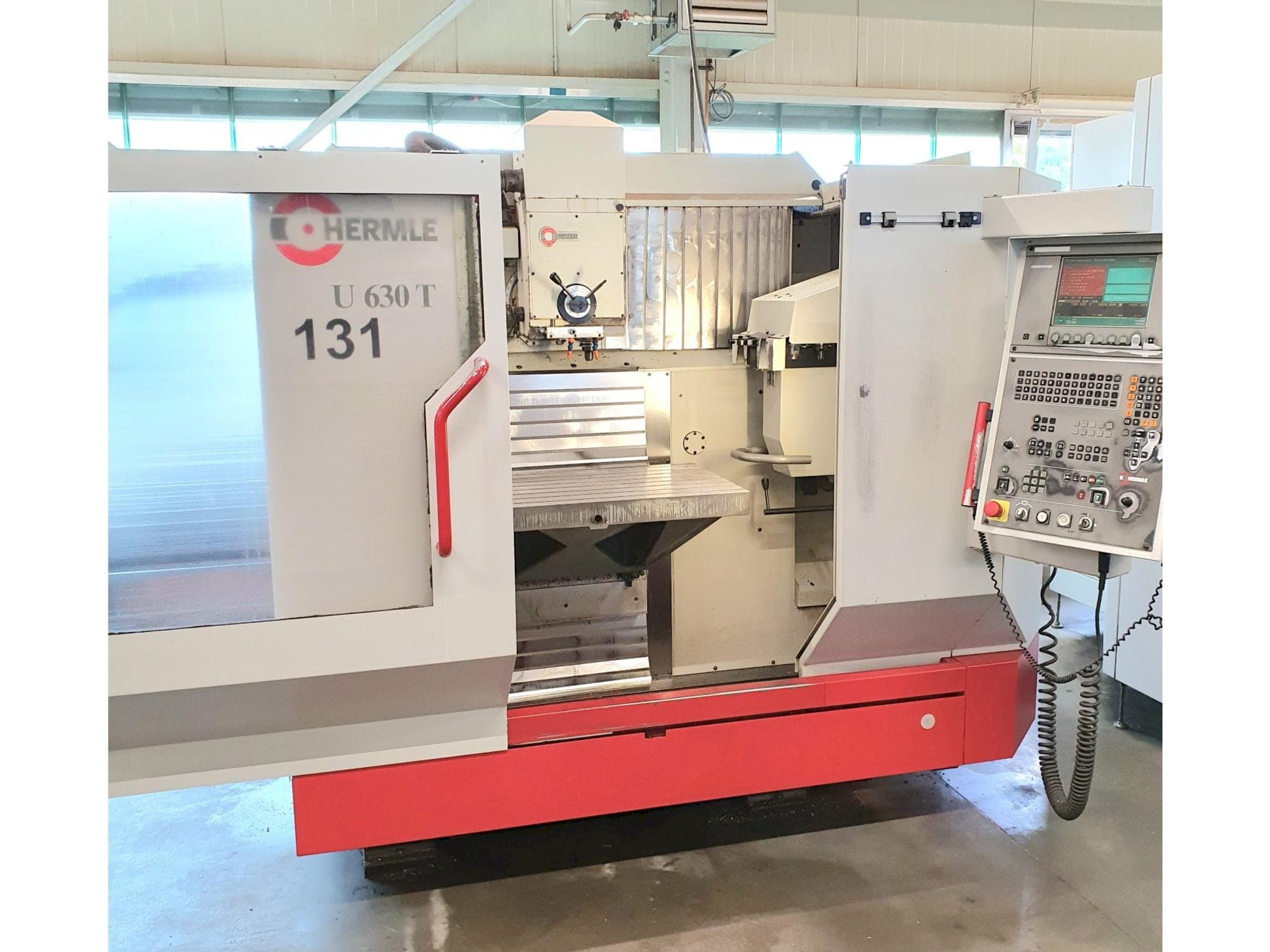Vooraanzicht van HERMLE U 630 machine