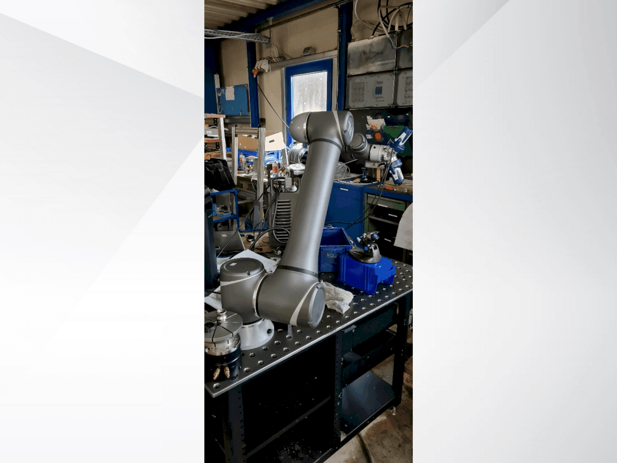 Vooraanzicht van OMRON TM12 machine