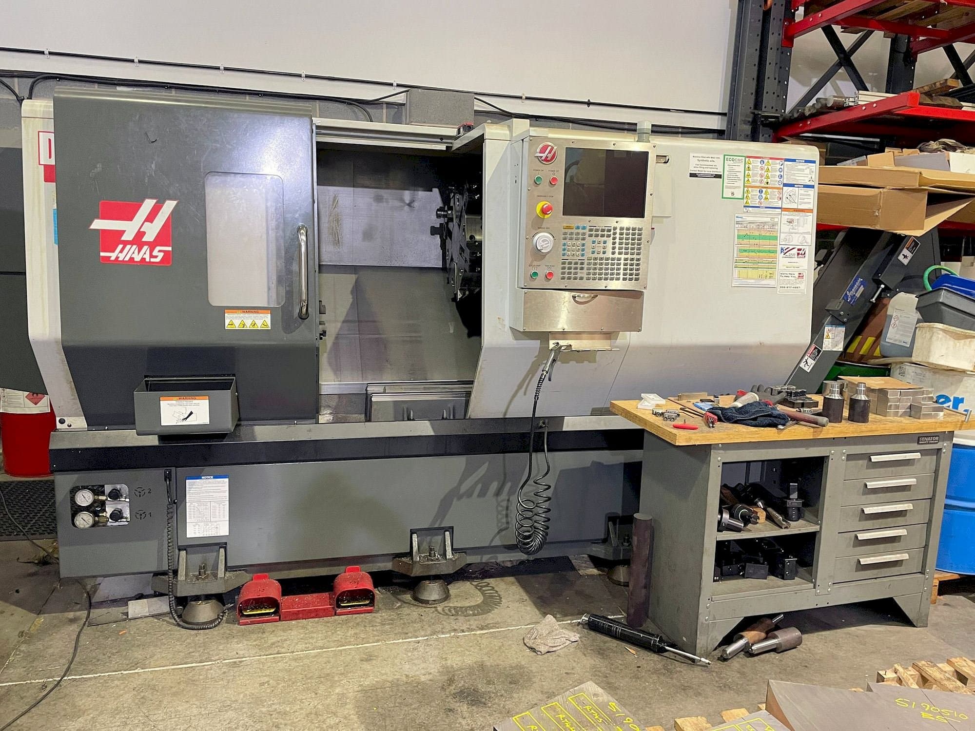 Vooraanzicht van HAAS DS-30 machine