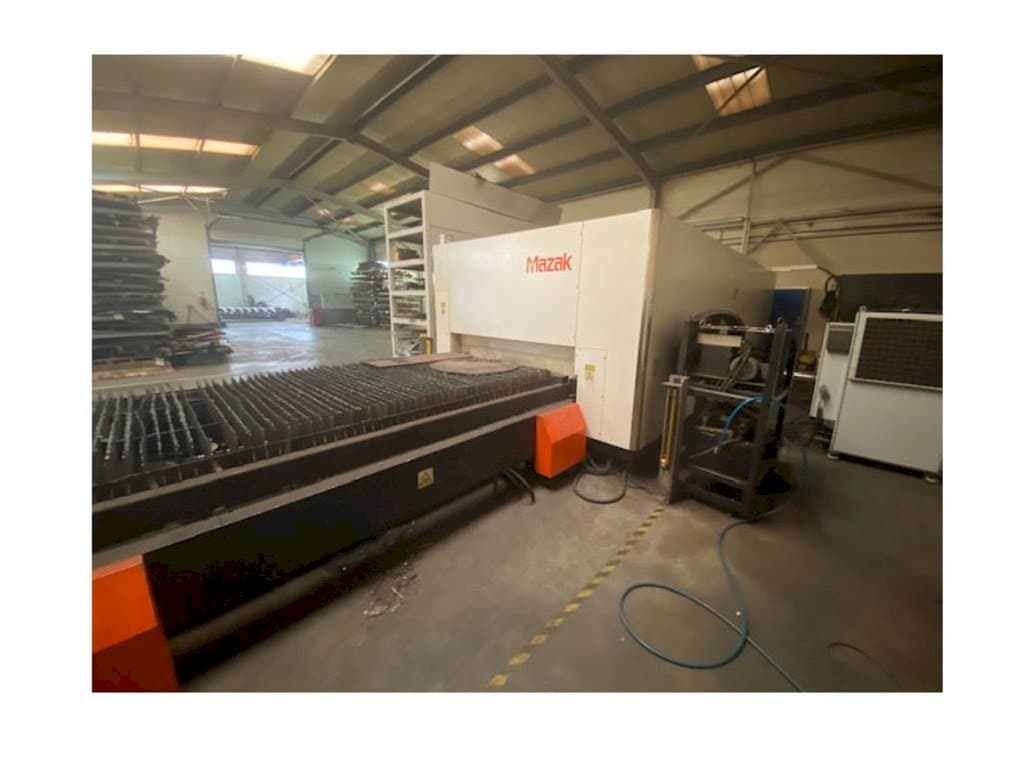 Vooraanzicht van Mazak Optiplex Nexus 3015 machine