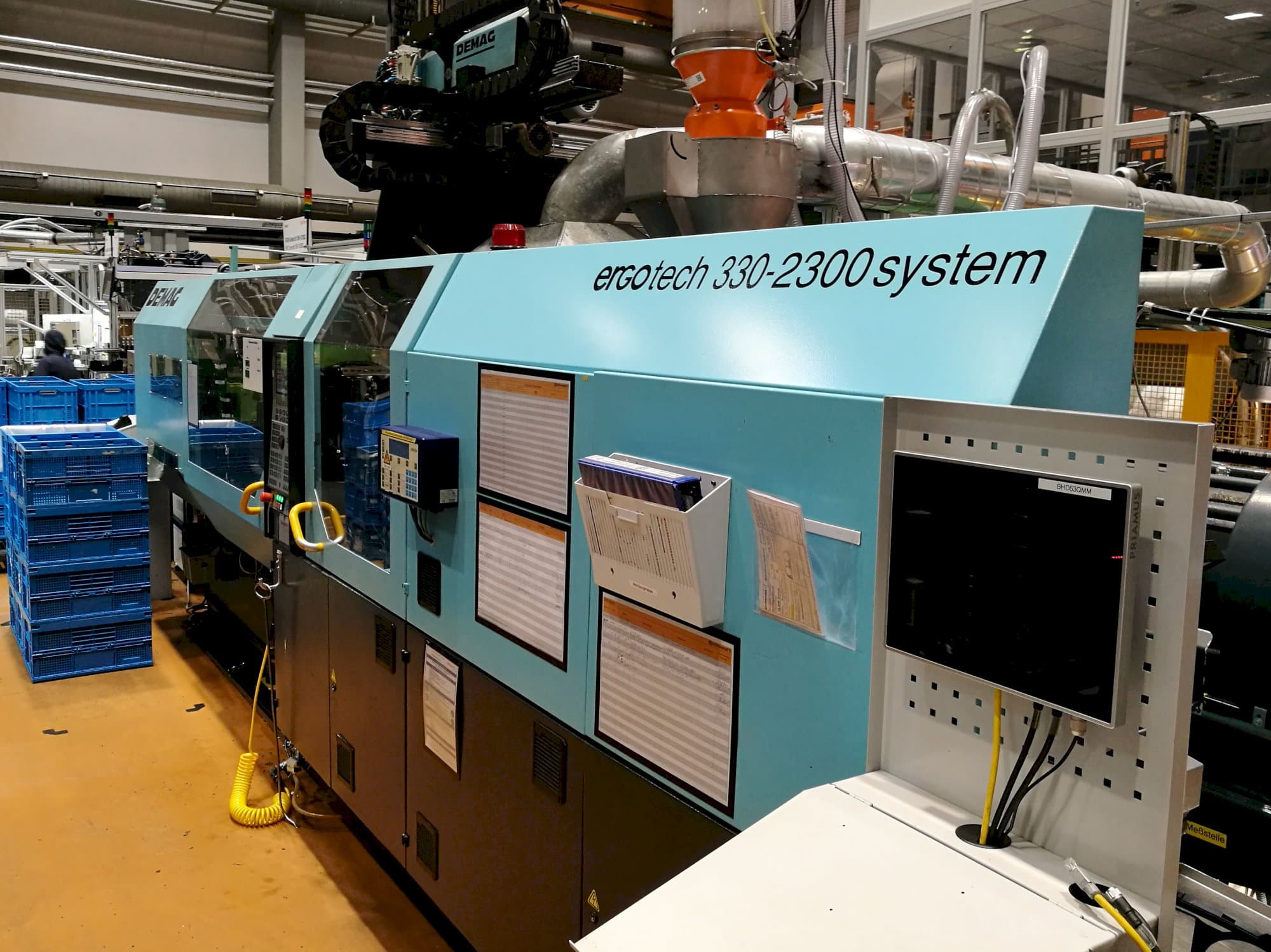 Recht aanzicht van DEMAG Ergotech 330-2300 machine