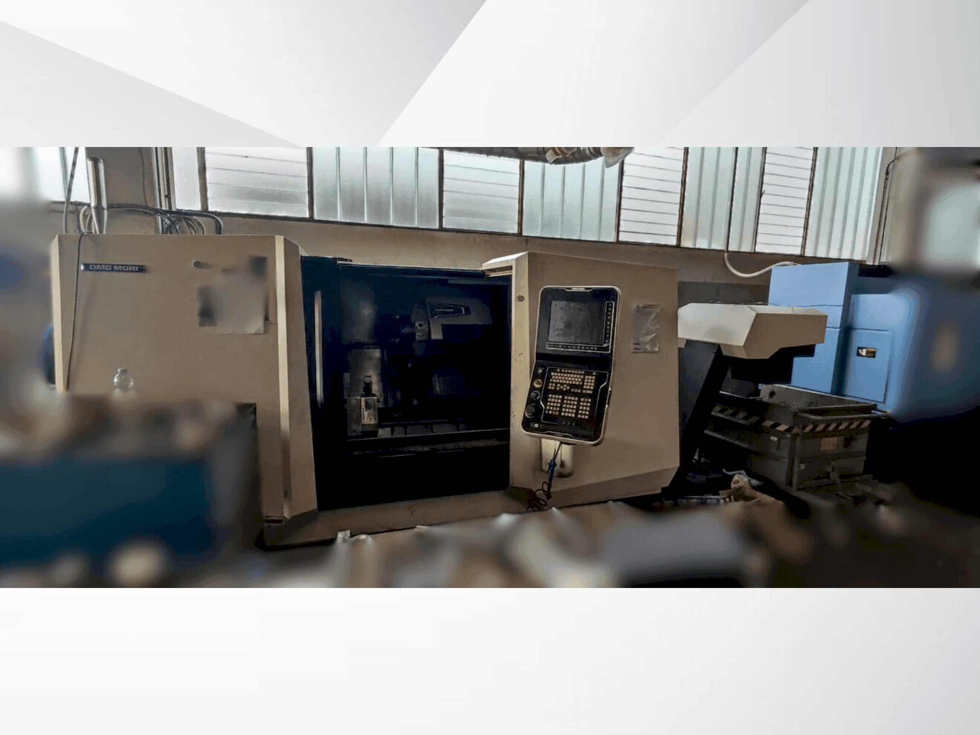 Vooraanzicht van DMG MORI CLX 550 machine