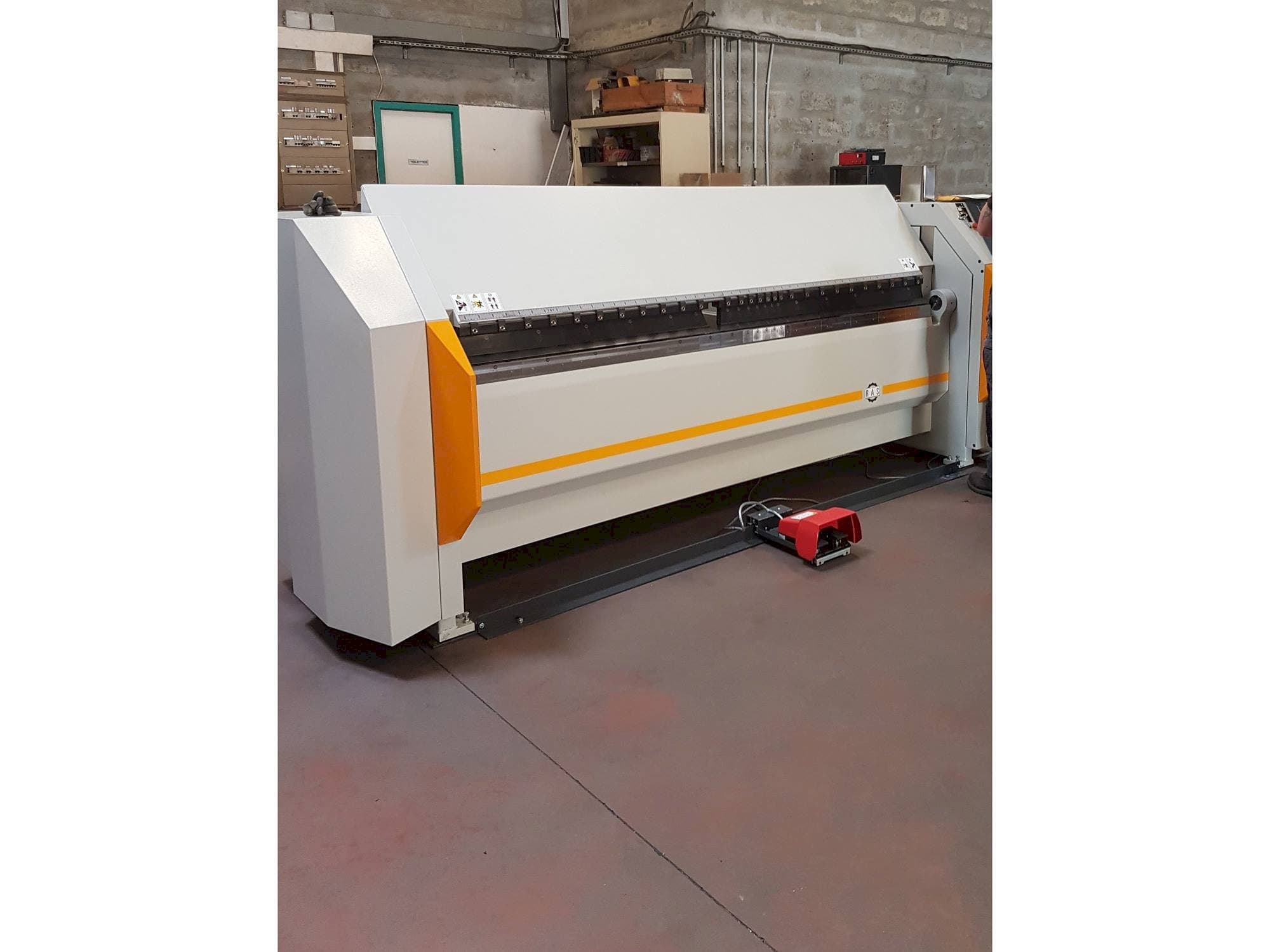 Vooraanzicht van RAS 62.25 TURBObend Plus machine