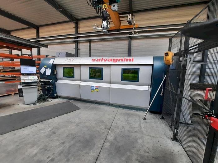 Vooraanzicht  van Salvagnini L3 - 4020  machine