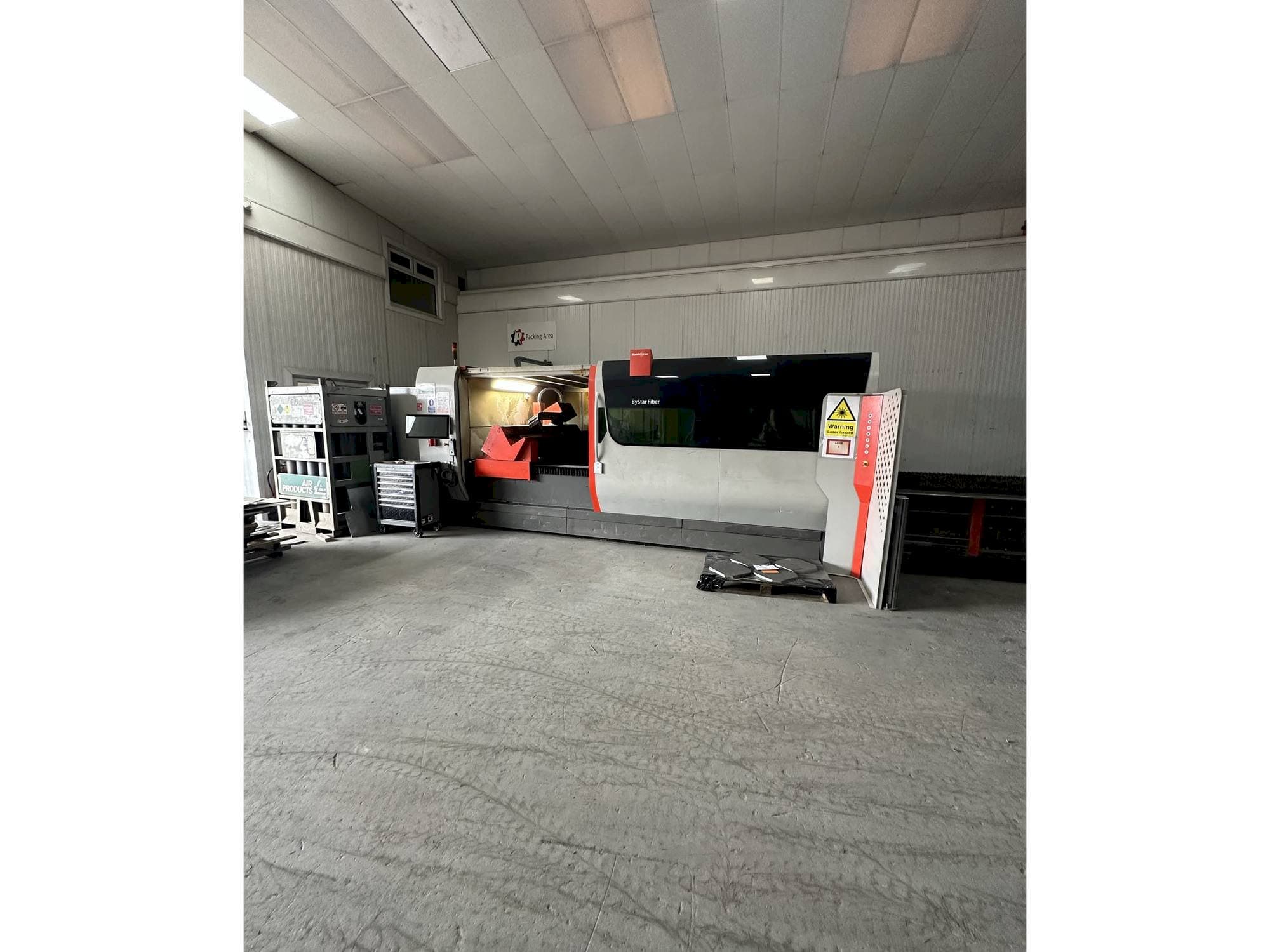 Vooraanzicht van Bystronic Bystar 6KW 3015 Fiber machine