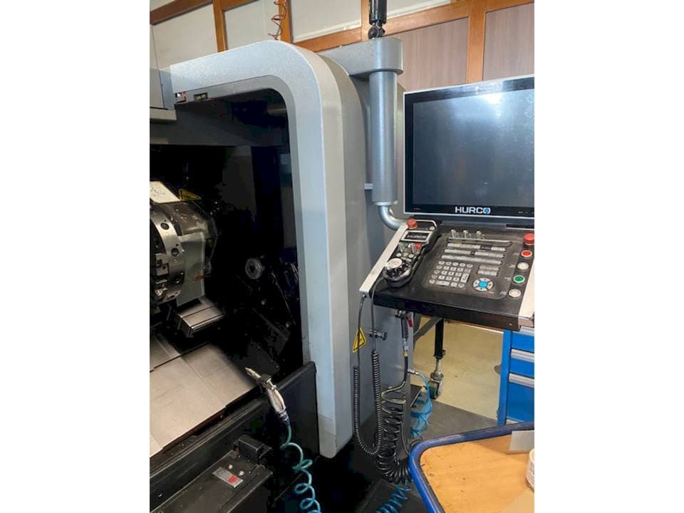 Vooraanzicht van Hurco TM8i machine