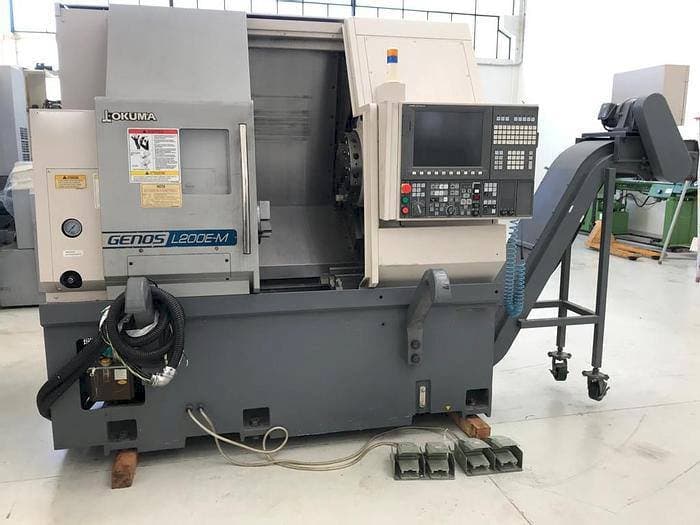 Vooraanzicht  van Okuma Genos L200E-MY  machine