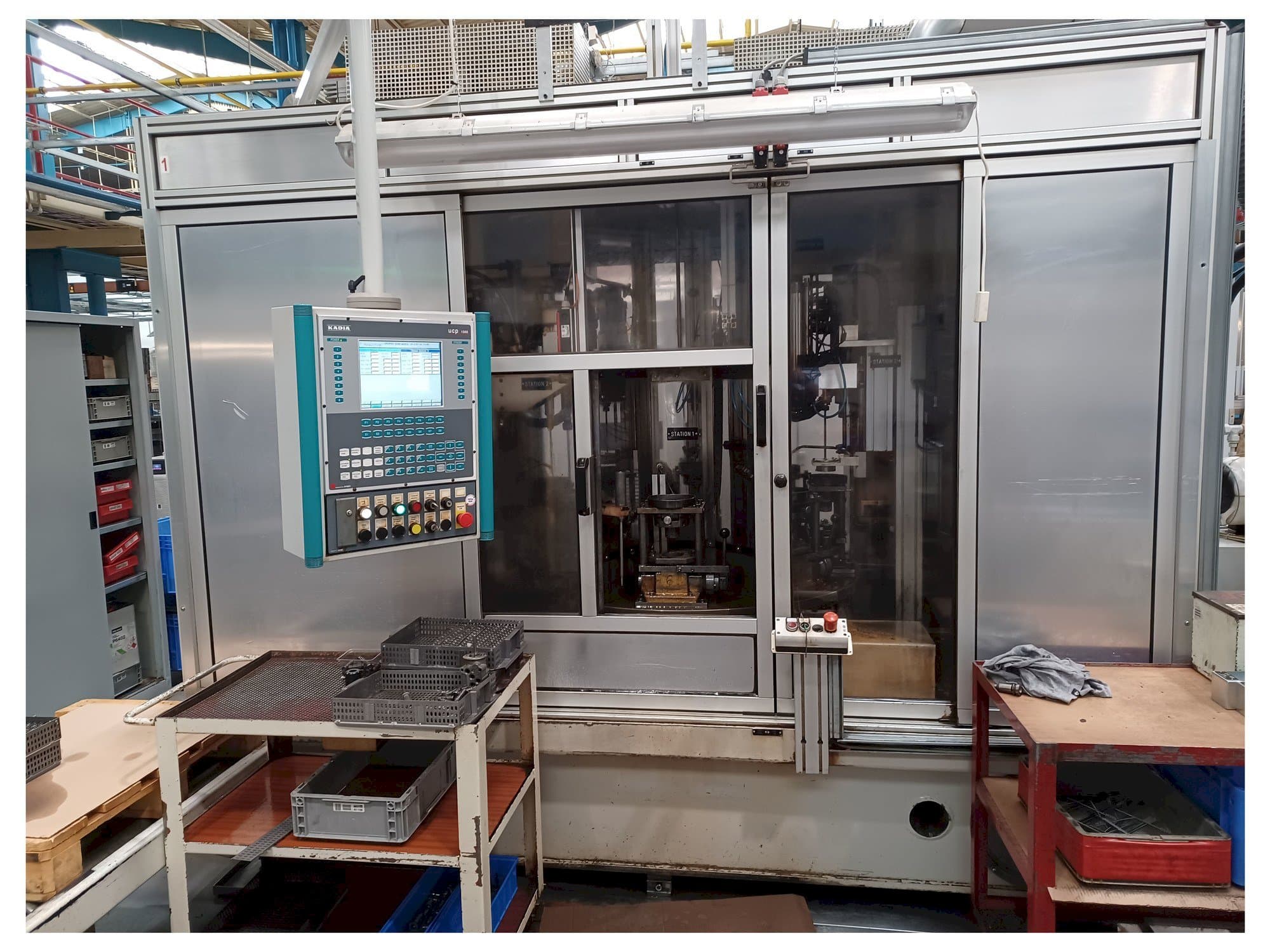 Vooraanzicht van KADIA 2PH 60/250R machine