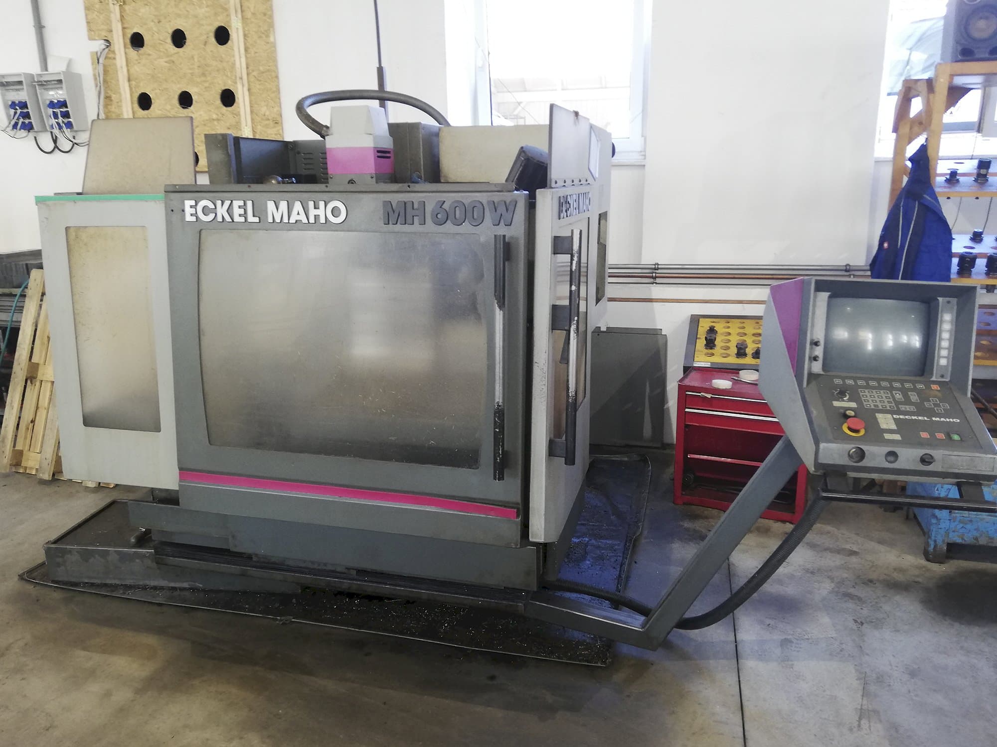 Vooraanzicht  van DECKEL MAHO MH 600 W machine
