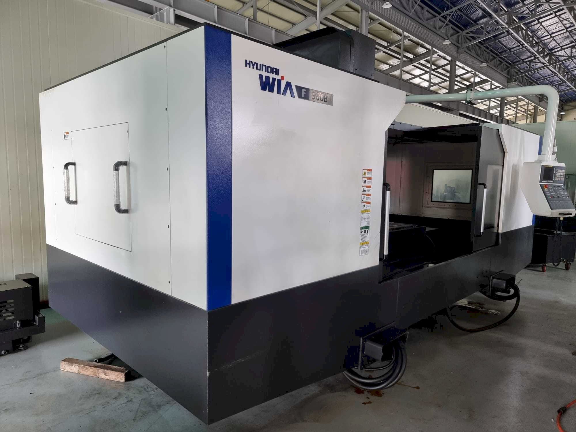 Vooraanzicht van Hyundai Wia F960B machine