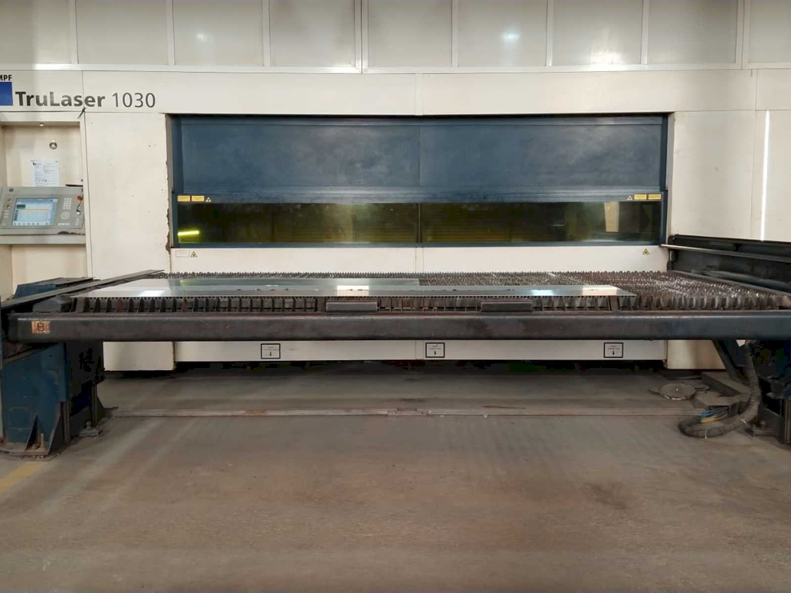Vooraanzicht van Trumpf True Laser 1030 machine
