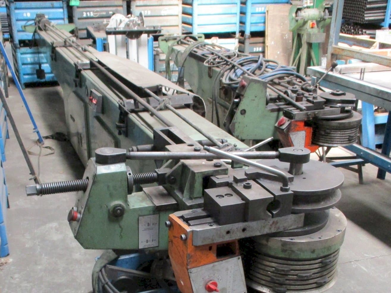 Vooraanzicht van Tejero 55AHC machine