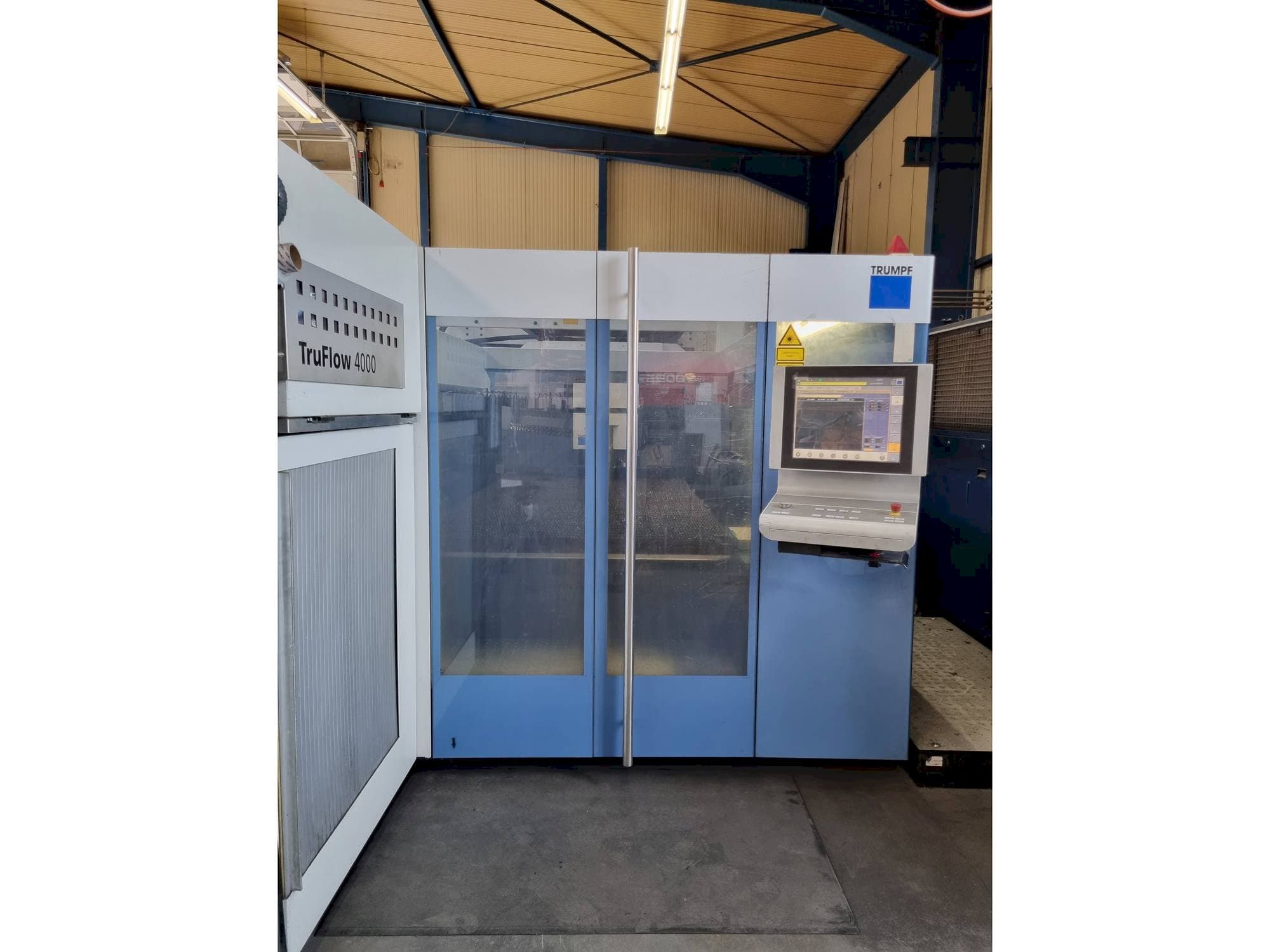 Vooraanzicht van Trumpf TruLaser 3030 machine