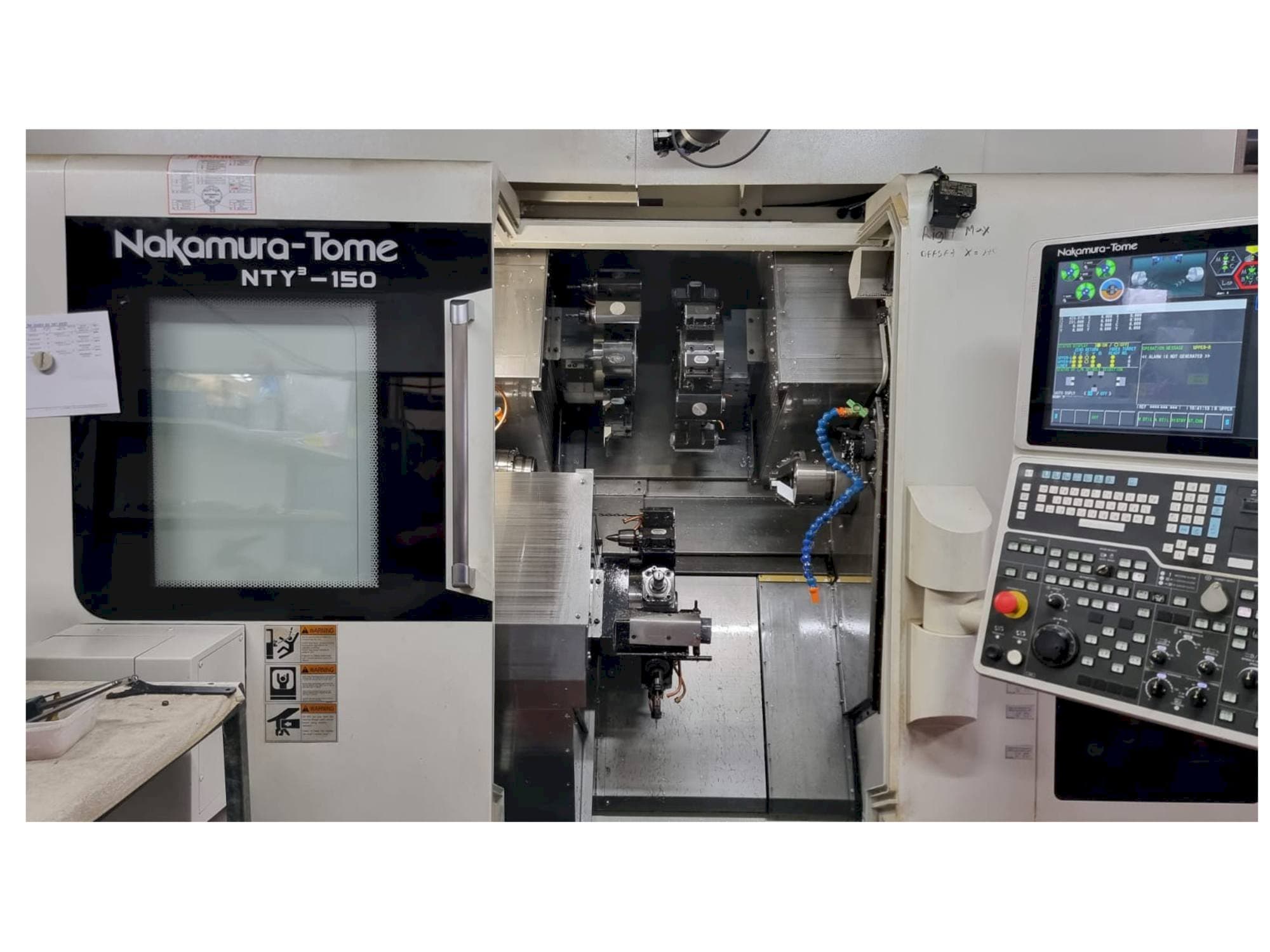 Vooraanzicht van NAKAMURA-TOME NTY3-150 machine