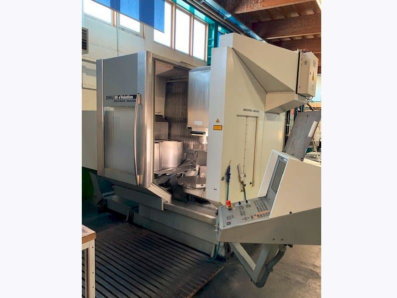 Vooraanzicht van DECKEL MAHO DMU 50 eVolution machine