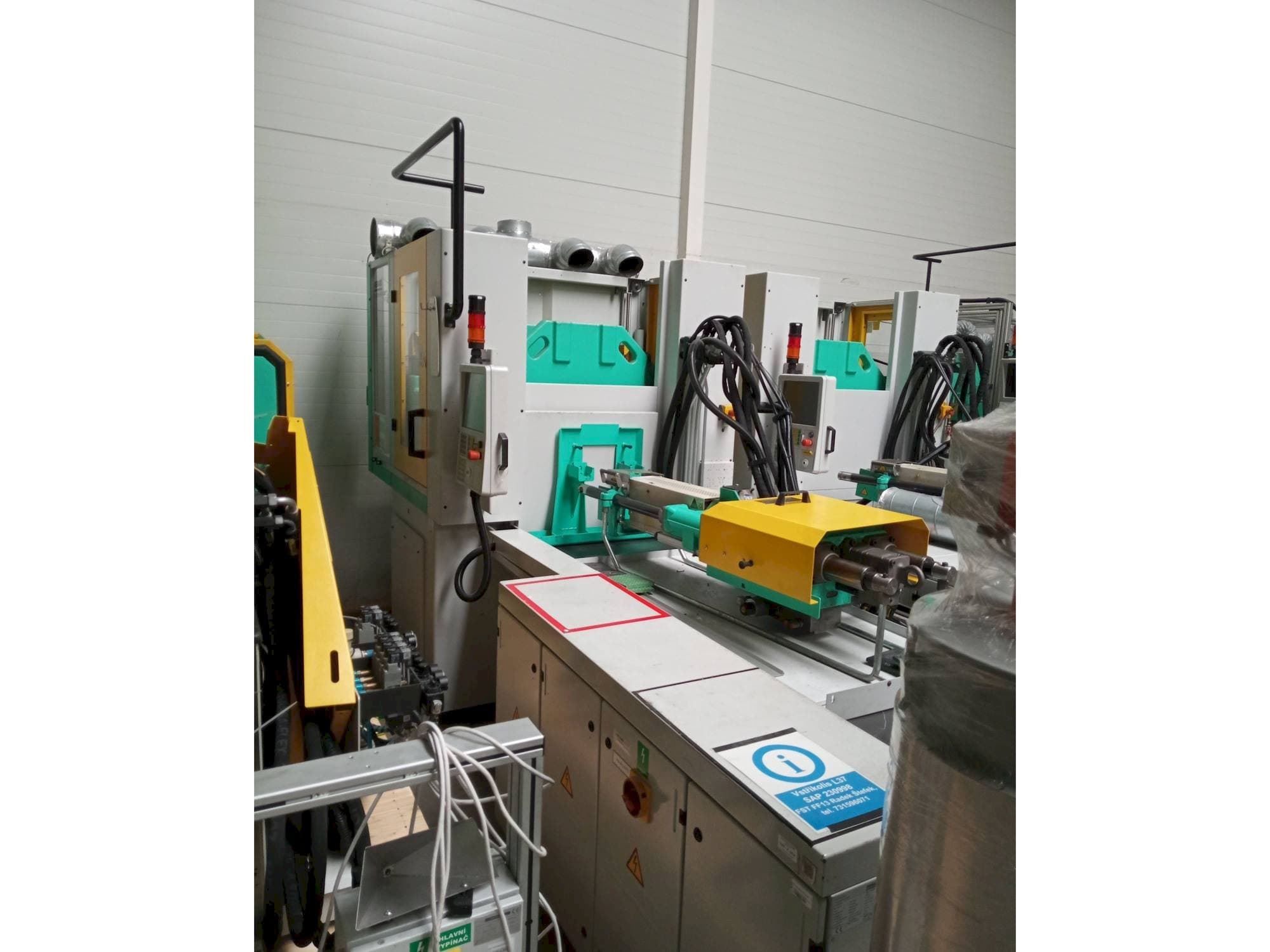 Vooraanzicht van Arburg Allrounder 1200T-800-170 machine