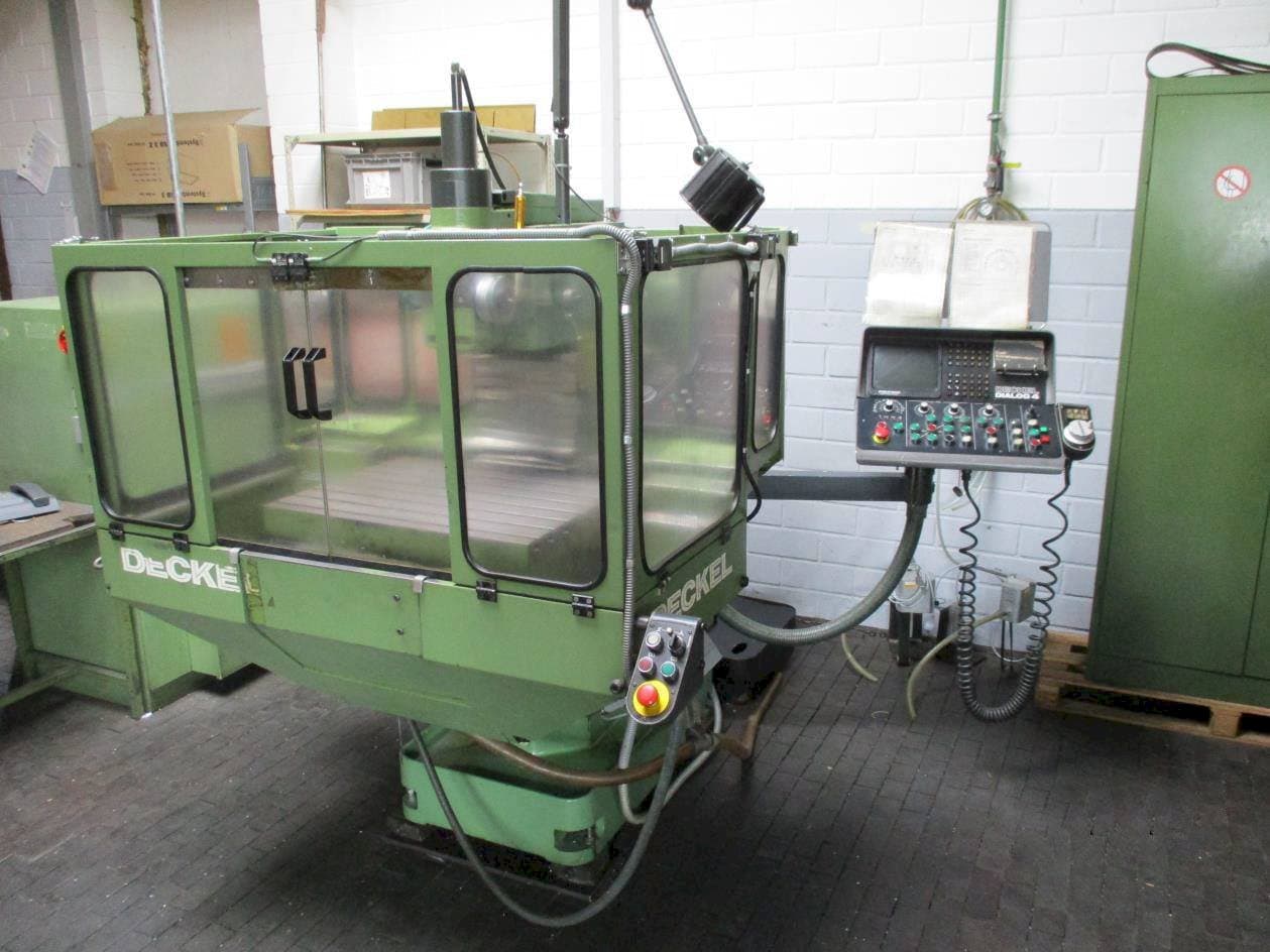 Vooraanzicht van DECKEL FP 3NC machine