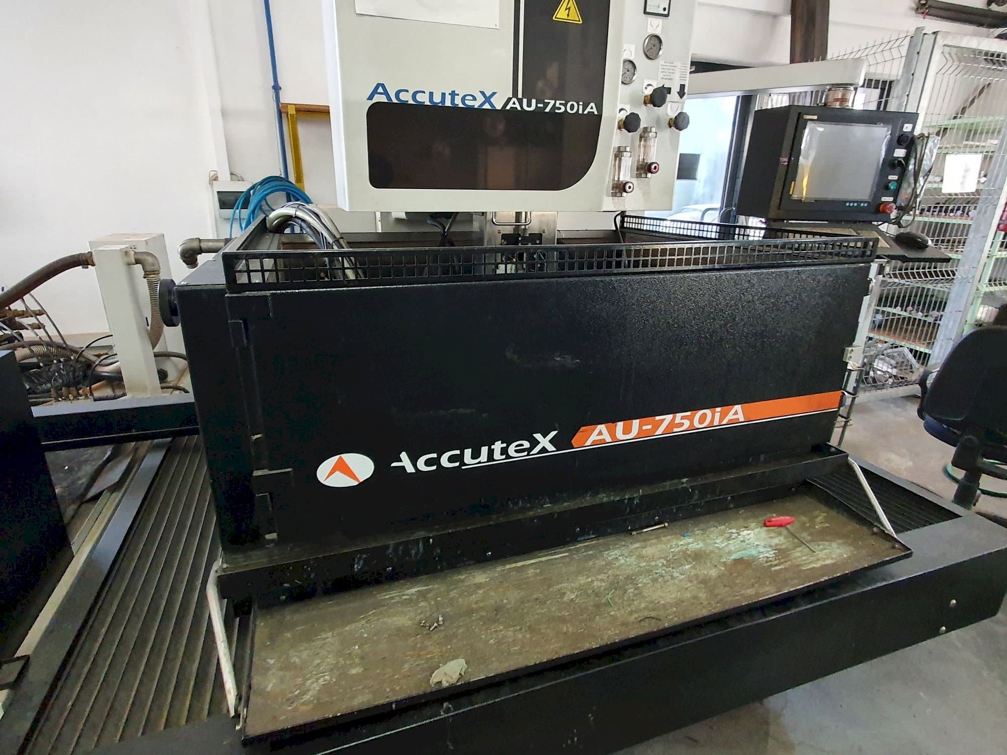 Vooraanzicht  van AccuteX AU-750iA  machine