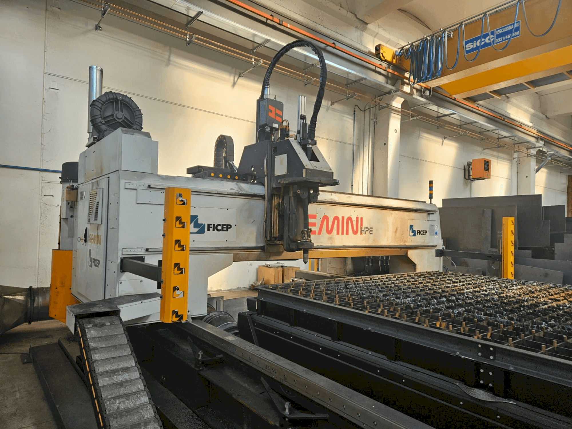 Vooraanzicht van FICEP GEMINI G32 HPE machine