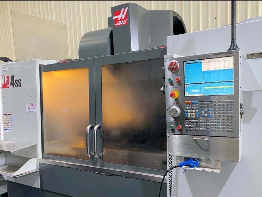 Vooraanzicht van HAAS VF-4SS machine