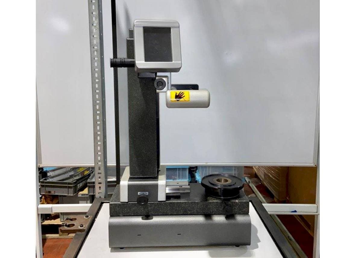 Vooraanzicht van ELB CONTROLLI LARTH machine
