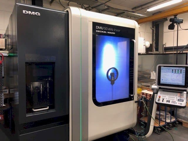 Vooraanzicht van DECKEL MAHO DMU 50 eVo Linear machine