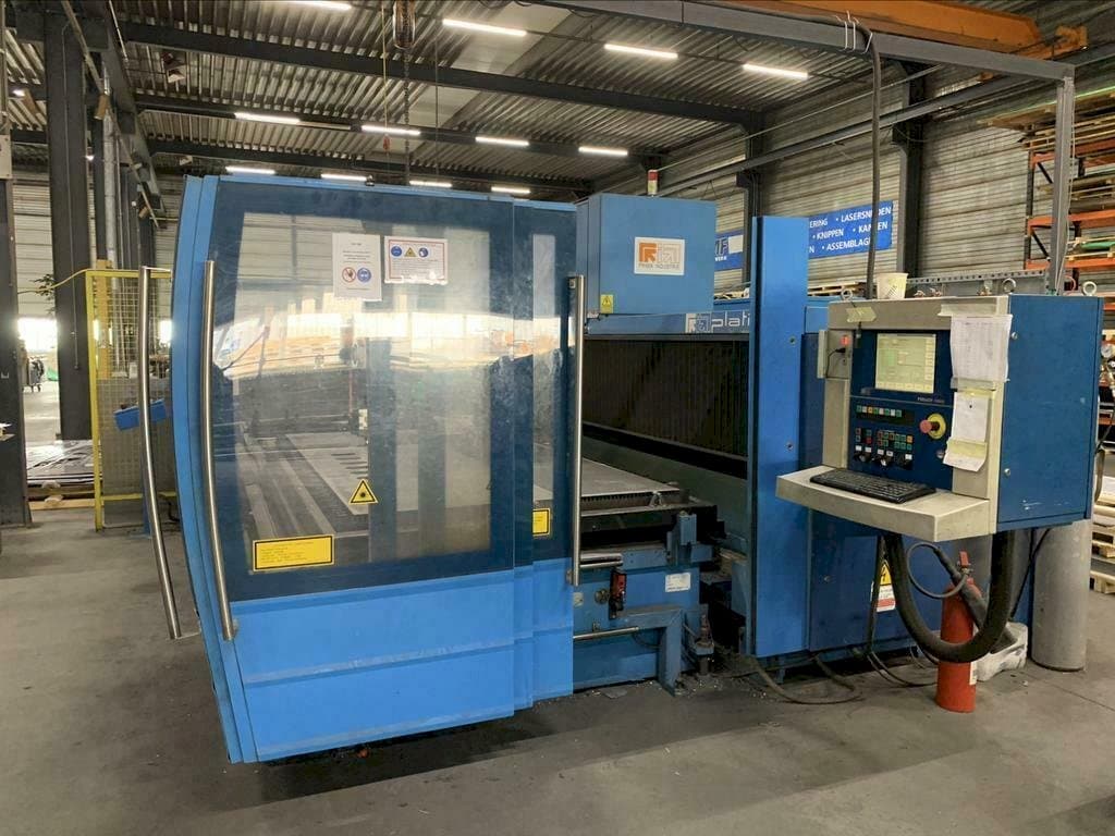 Vooraanzicht van Prima Power Platino 1530 machine