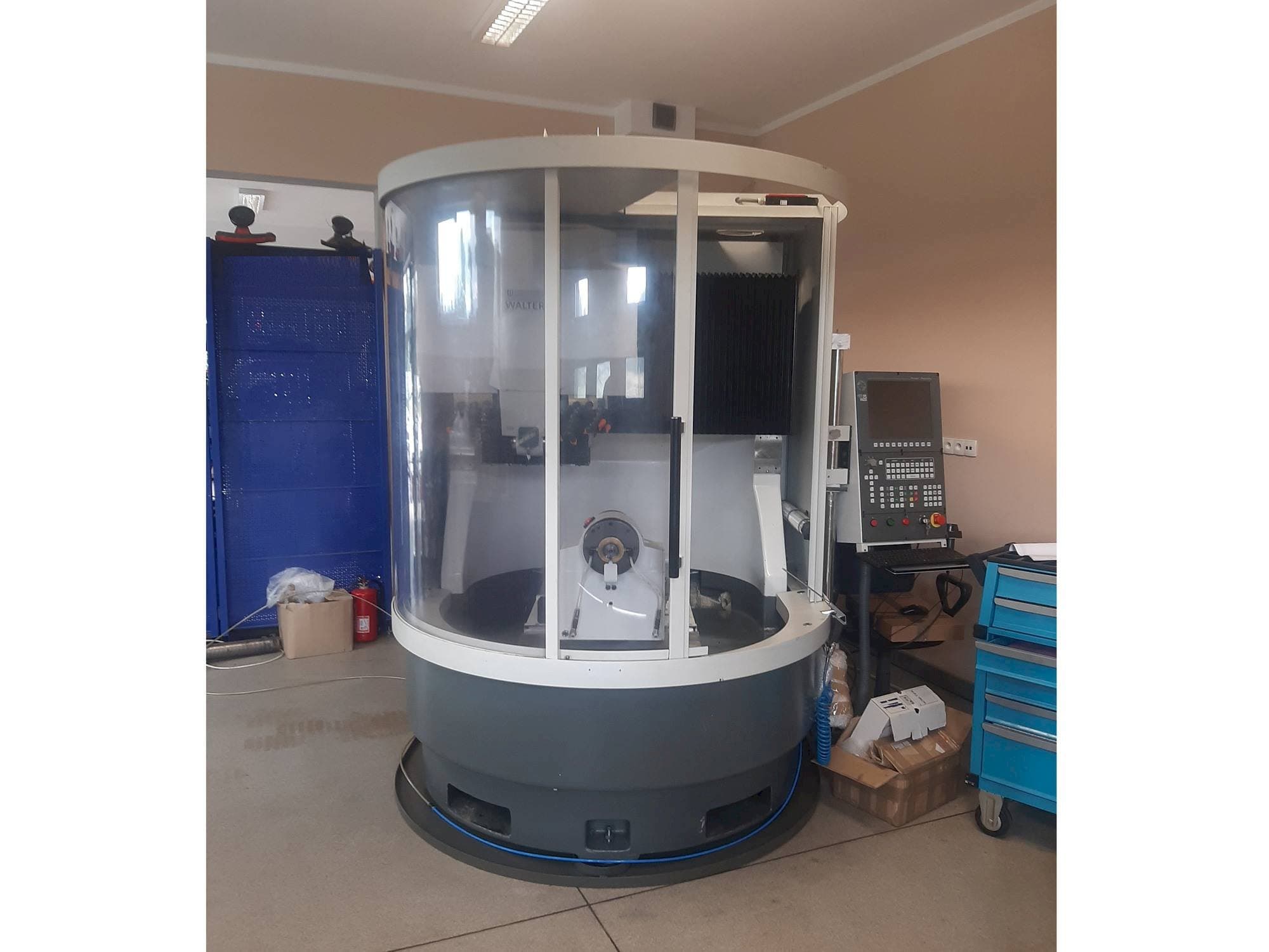 Vooraanzicht  van Walter   machine