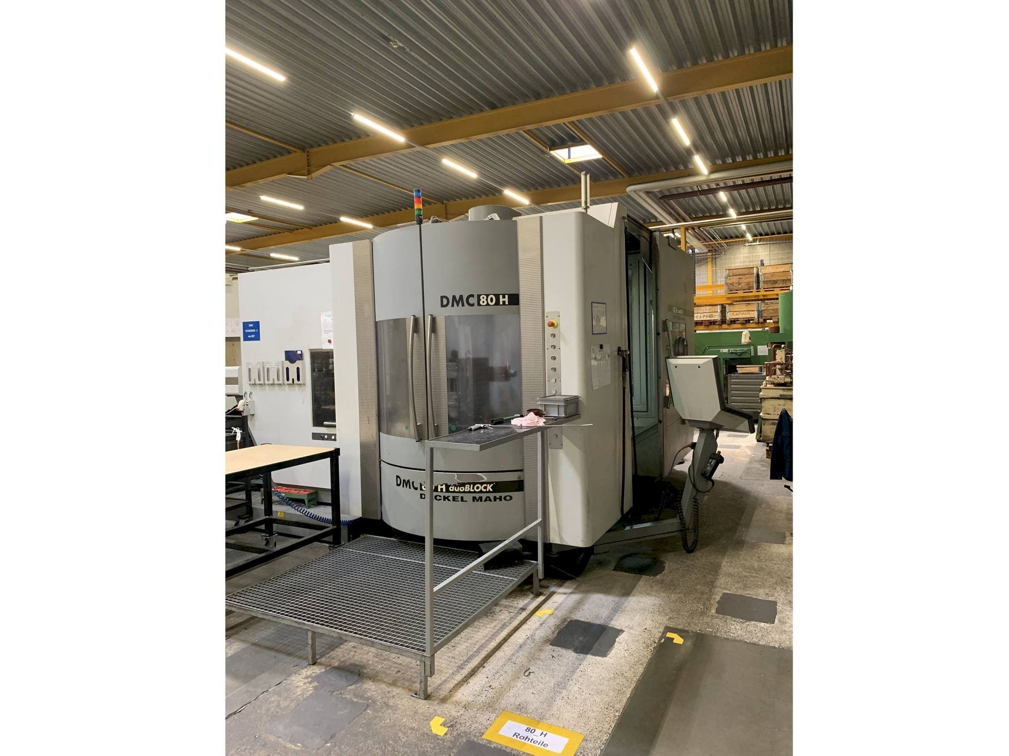 Vooraanzicht van DECKEL MAHO DMC 80 H duoBLOCK machine