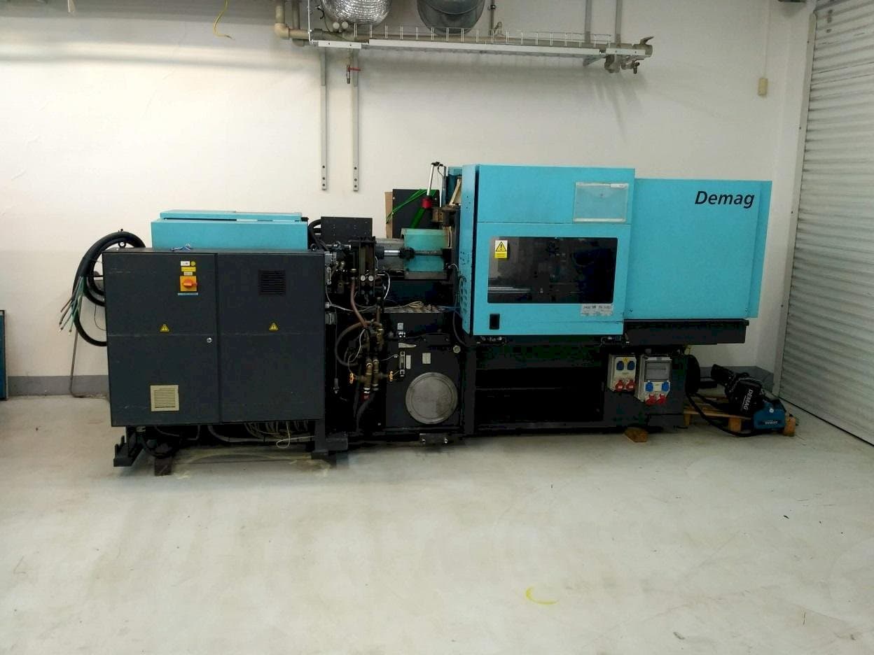 Vooraanzicht van DEMAG Ergotech Concept 800/420-310 machine