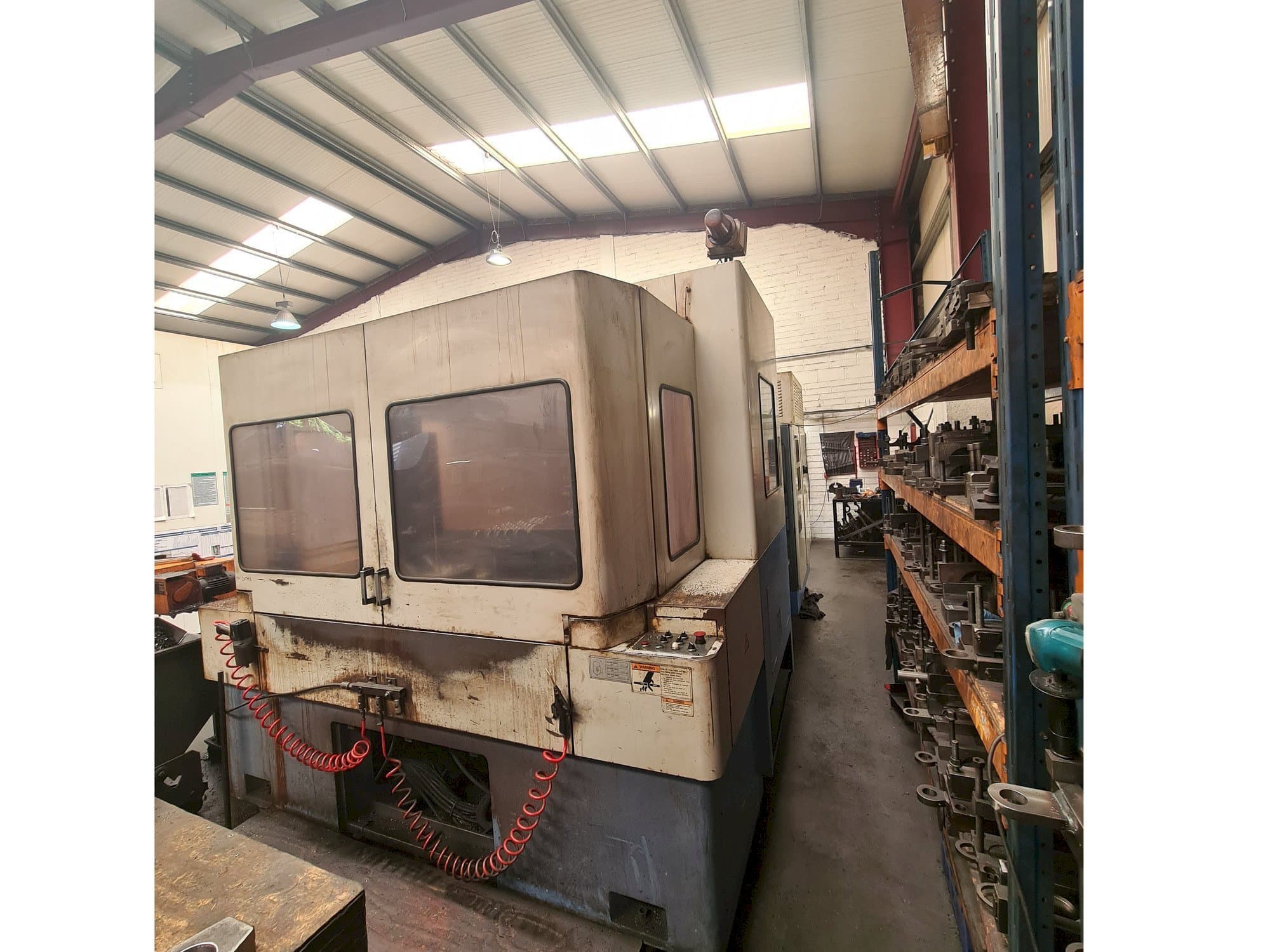 Vooraanzicht van Mazak H630NX machine