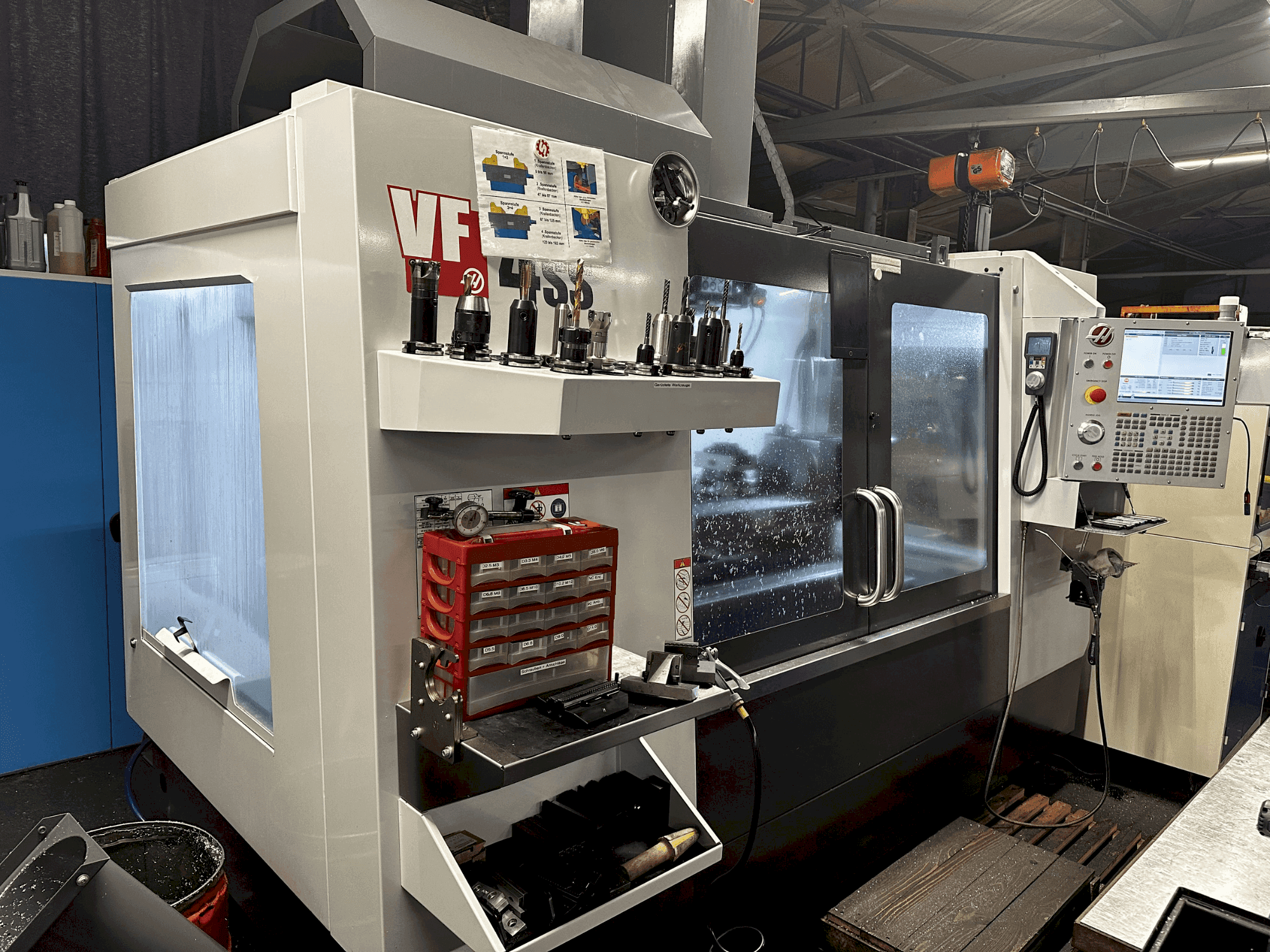 Vooraanzicht van HAAS VF-4SS-EU machine