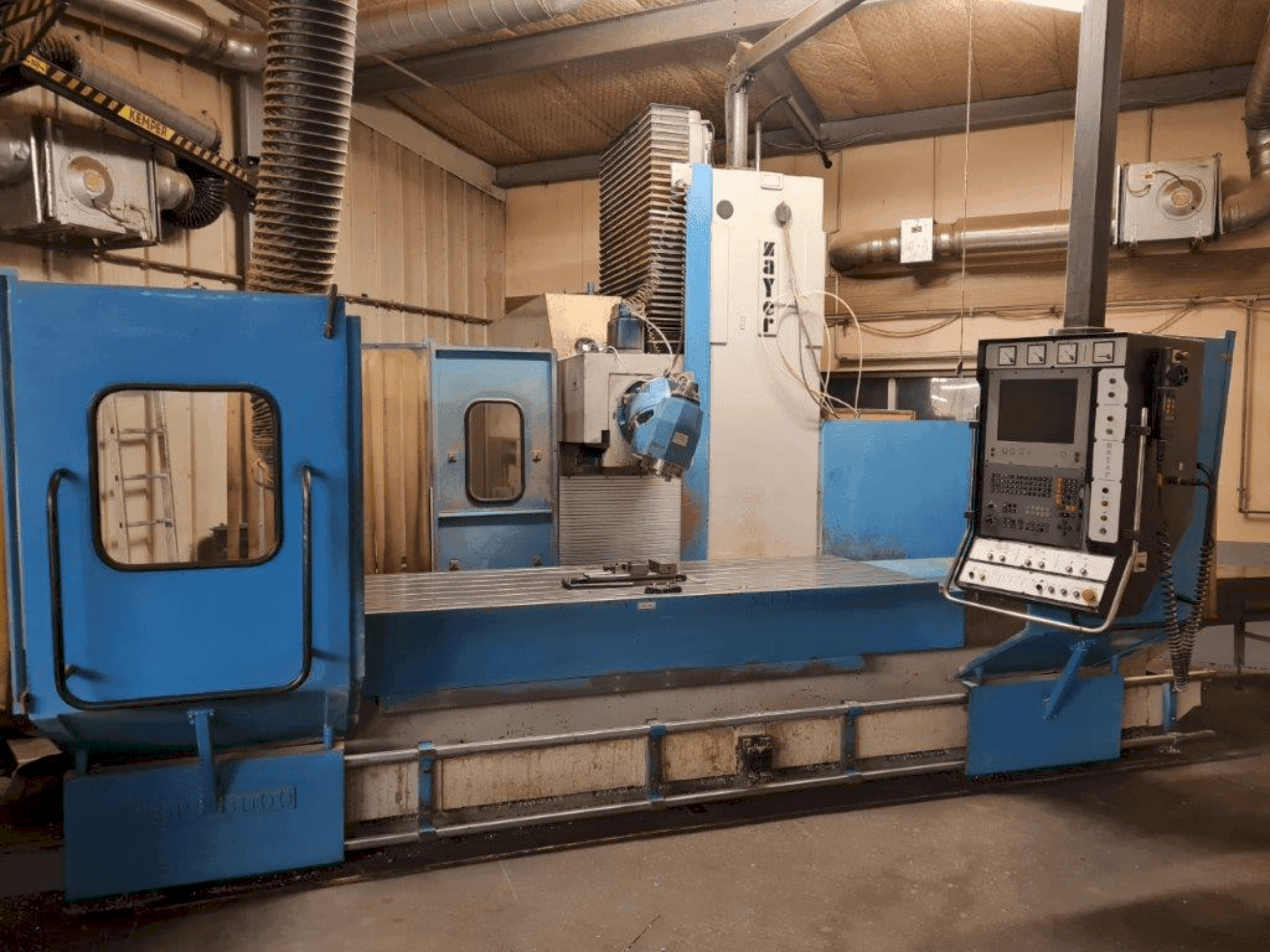 Vooraanzicht van Zayer 30KF3000 machine